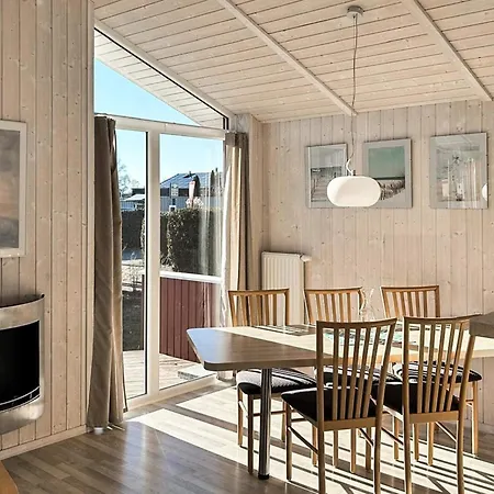 Two-bedroom In 11 *